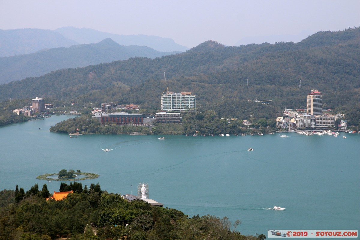 Sun Moon Lake - View from Ci En Pagoda
Mots-clés: geo:lat=23.84214052 geo:lon=120.92082906 geotagged Hululun Taiwan TWN Nantou County Sun Moon Lake Ci En Pagoda Boudhiste