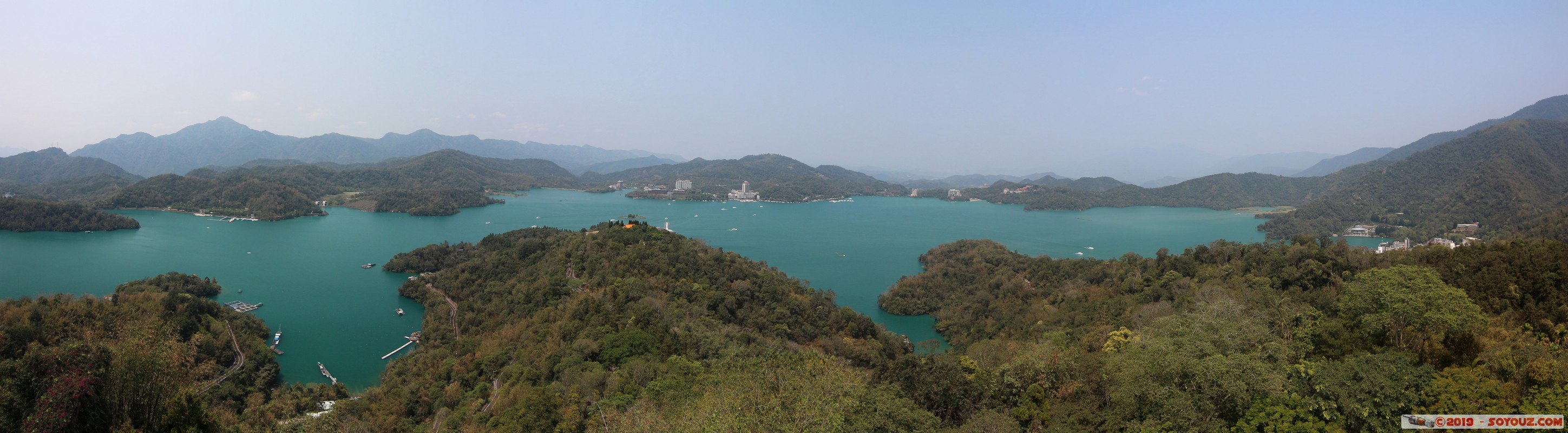 Sun Moon Lake - Panorama from Ci En Pagoda
Mots-clés: geo:lat=23.84213833 geo:lon=120.92078611 geotagged Hululun Taiwan TWN Nantou County Sun Moon Lake Ci En Pagoda panorama