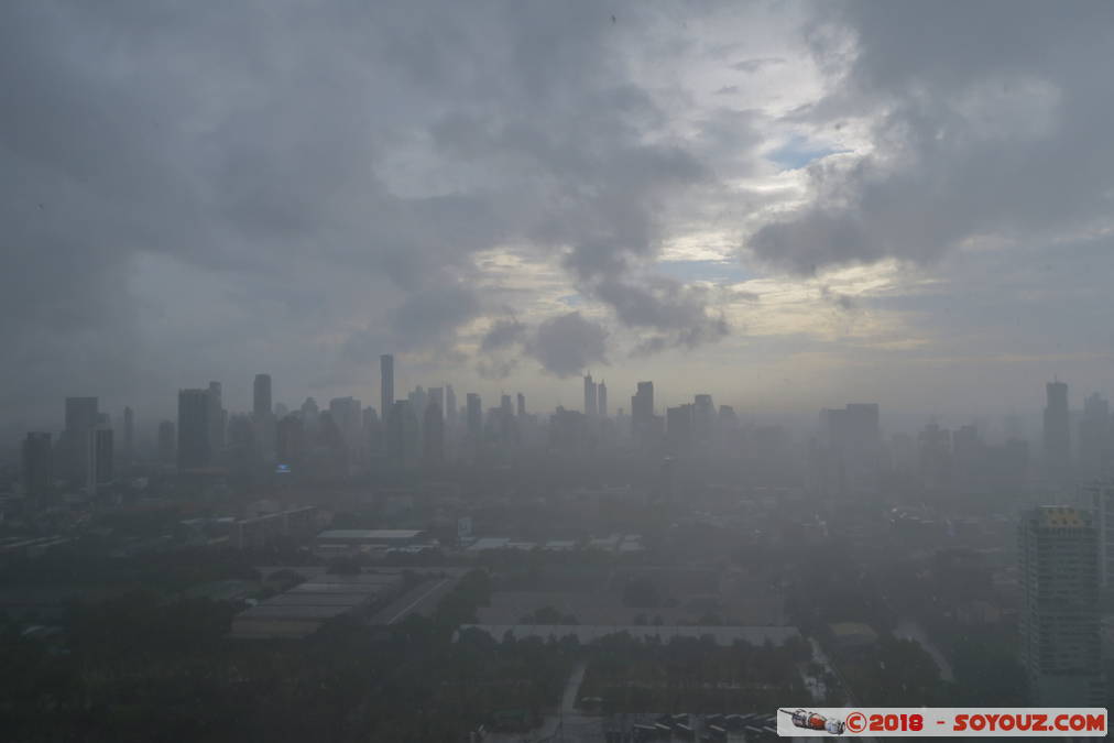 Bangkok - View on the city from 35th Floor
Mots-clés: Bang Rak Bangkok geo:lat=13.73314493 geo:lon=100.56057036 geotagged Sukhumvit THA Tha&iuml;lande Column Bangkok Hotel skyscraper brume Nuages Lumiere