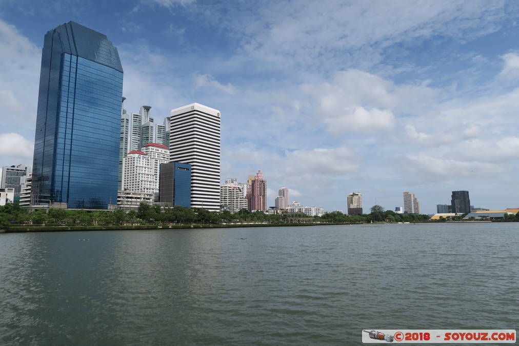 Bangkok - Benjakitti Park
Mots-clés: Bang Rak Bangkok geo:lat=13.73274107 geo:lon=100.55904686 geotagged Sukhumvit THA Tha&iuml;lande Benjakitti Park Lac skyscraper