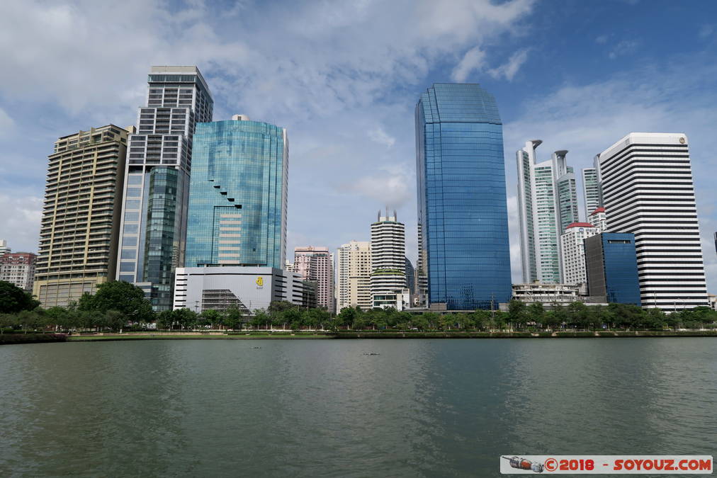 Bangkok - Benjakitti Park
Mots-clés: Bang Rak Bangkok geo:lat=13.73249094 geo:lon=100.55790156 geotagged Sukhumvit THA Tha&iuml;lande Benjakitti Park Lac skyscraper