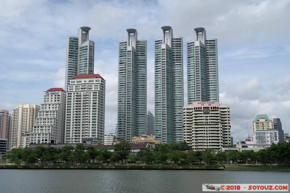 Bangkok - Benjakitti Park
Mots-clés: Bang Rak Bangkok geo:lat=13.72885879 geo:lon=100.55789351 geotagged Sukhumvit THA Tha&iuml;lande Benjakitti Park Lac skyscraper