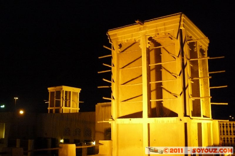Bur Dubai by night - Shindagha - Sheikh Saeed al-Maktoum House
Mots-clés: Bur Dubai mirats Arabes Unis geo:lat=25.26816794 geo:lon=55.29020927 UAE United Arab Emirates Nuit Shindagha Sheikh Saeed al-Maktoum House
