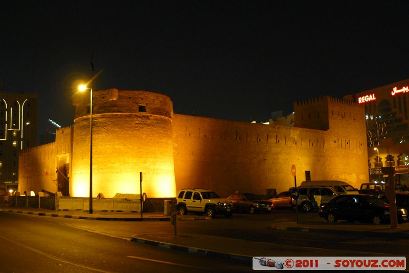 Bur Dubai by night - Dubai Museum (Al-Fahidi Fort)
Mots-clés: Bur Dubai mirats Arabes Unis geo:lat=25.26405575 geo:lon=55.29758623 UAE United Arab Emirates Nuit Dubai Museum