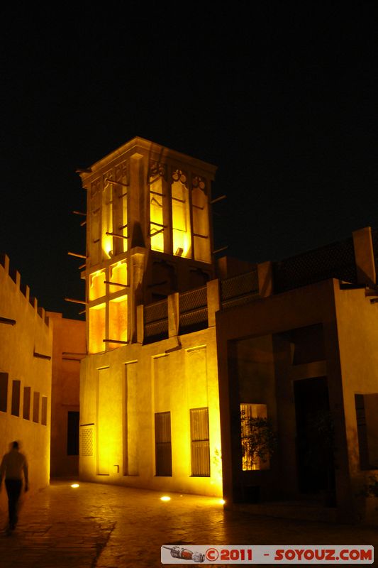 Bur Dubai by night - Bastakia Quarter
Mots-clés: Bur Dubai mirats Arabes Unis geo:lat=25.26478270 geo:lon=55.30033074 UAE United Arab Emirates Nuit Bastakia Quarter