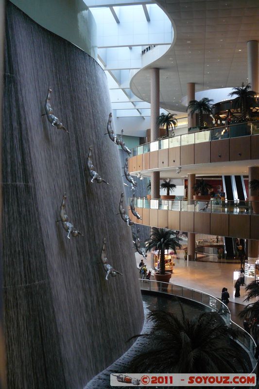Downtown Dubai - Dubai Mall - Waterfall
Mots-clés: mirats Arabes Unis geo:lat=25.19560233 geo:lon=55.27909398 Za&acirc;��b&Auml;&laquo;l UAE United Arab Emirates Downtown Dubai Dubai Mall sculpture