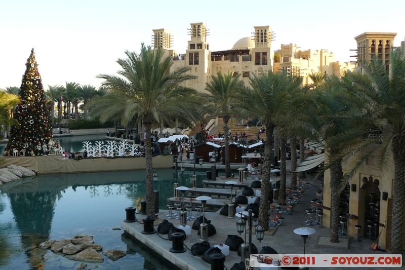 Dubai - Madinat Jumeirah Mall
Mots-clés: Al Safouh First mirats Arabes Unis geo:lat=25.13449566 geo:lon=55.18605646 UAE United Arab Emirates Madinat Jumeirah Mall Commerce