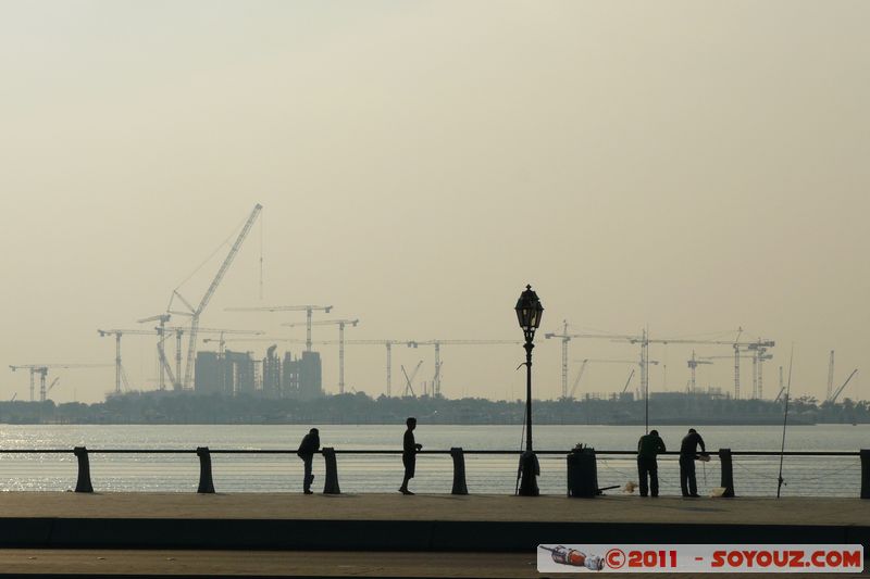 Abu Dhabi - Fishermen
Mots-clés: Ab&Aring;&laquo; Z&Igrave;&sect;aby mirats Arabes Unis geo:lat=24.47036238 geo:lon=54.32249730 Qaryat at Tur&Auml;�th UAE United Arab Emirates personnes pecheur