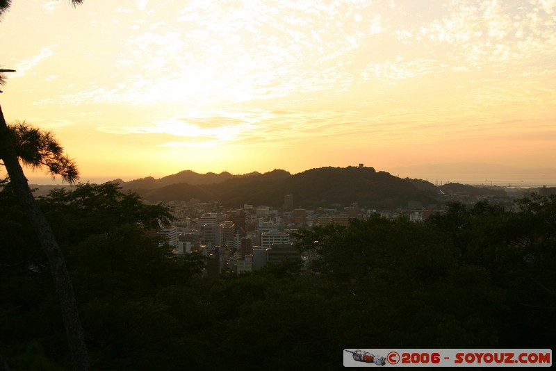 Couché de Soleil sur Matsuyama
Mots-clés: sunset
