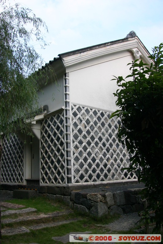 Architecture japonaise - grenier a riz officiel du domaine Maragume
