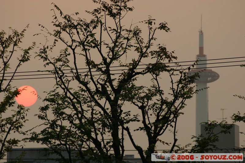 Couché de soleil sur la Kyoto Tower
Mots-clés: sunset