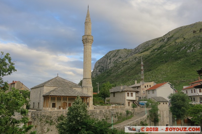 Mostar - Stari Grad - Meczet i minaret
Mots-clés: BIH Bosnie HerzÃ©govine Donja Mahala Federation of Bosnia and Herzegovina geo:lat=43.33705840 geo:lon=17.81342496 geotagged patrimoine unesco Stari grad Mosque