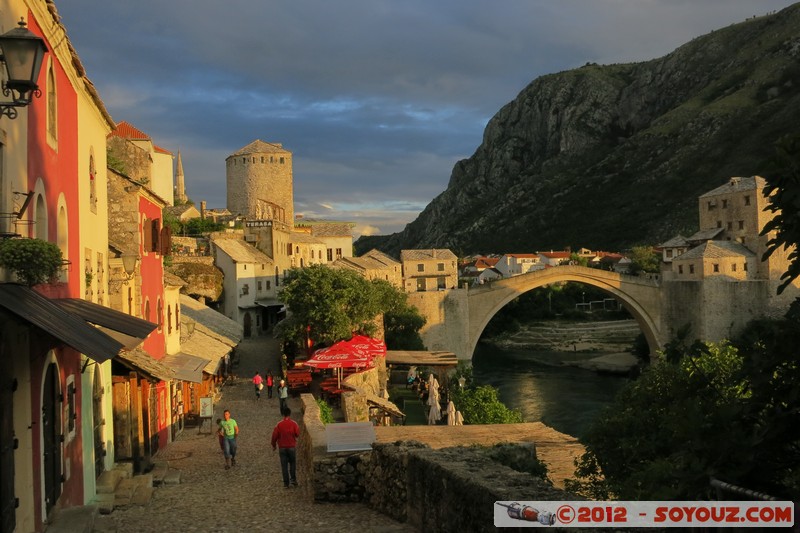 Mostar - Stari Most at sunset
Mots-clés: BIH BjeluÅ¡ine Bosnie HerzÃ©govine Federation of Bosnia and Herzegovina geo:lat=43.33827360 geo:lon=17.81534441 geotagged sunset patrimoine unesco Pont Stari most