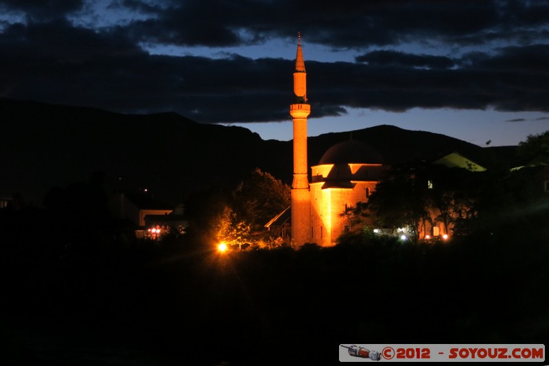 Mostar by night - Stari Grad - Koski Mehmed pashaâ's mosque
Mots-clés: BIH BjeluÅ¡ine Bosnie HerzÃ©govine Federation of Bosnia and Herzegovina geo:lat=43.33748475 geo:lon=17.81526779 geotagged Nuit patrimoine unesco Stari grad Mosque