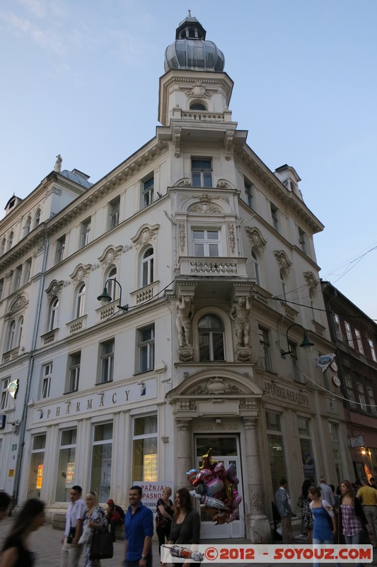 Sarajevo - Apoteka Stari Grad
Mots-clés: BIH Bosnie HerzÃ©govine geo:lat=43.85916423 geo:lon=18.42565318 geotagged Lipa