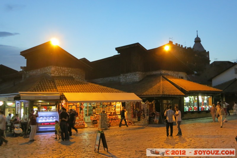 Sarajevo by night - Bascarsija
Mots-clés: BIH Bosnie HerzÃ©govine Federation of Bosnia and Herzegovina geo:lat=43.85908583 geo:lon=18.43102250 geotagged Hrid Nuit