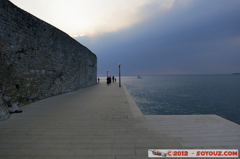 Porec - Dr. Ante Sonje obala - Twilight
Mots-clés: Croatie geo:lat=45.22906147 geo:lon=13.59308613 geotagged HRV Istarska Pore sunset mer Lumiere