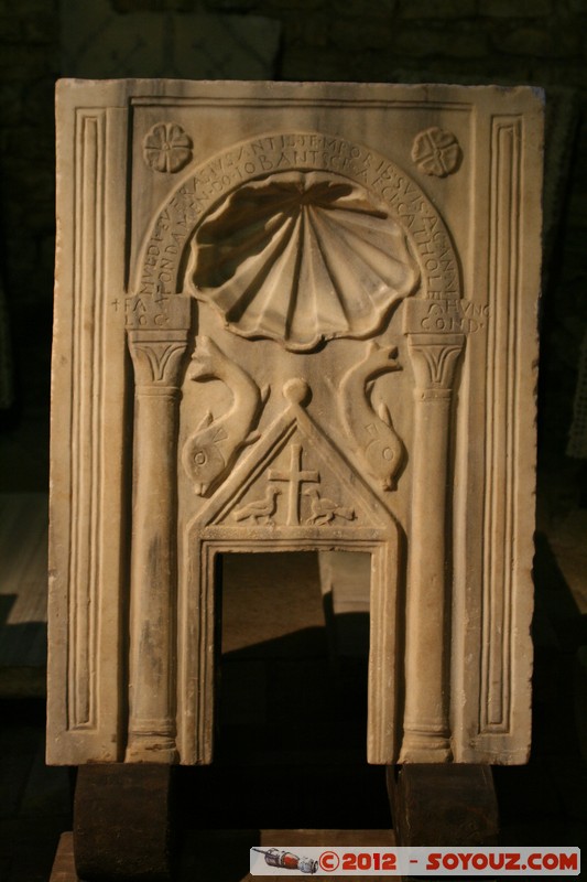 Porec - Euphrasian Basilica
Mots-clés: Croatie geo:lat=45.22890182 geo:lon=13.59346136 geotagged HRV Istarska Pore Eglise Monastere patrimoine unesco Bas relief