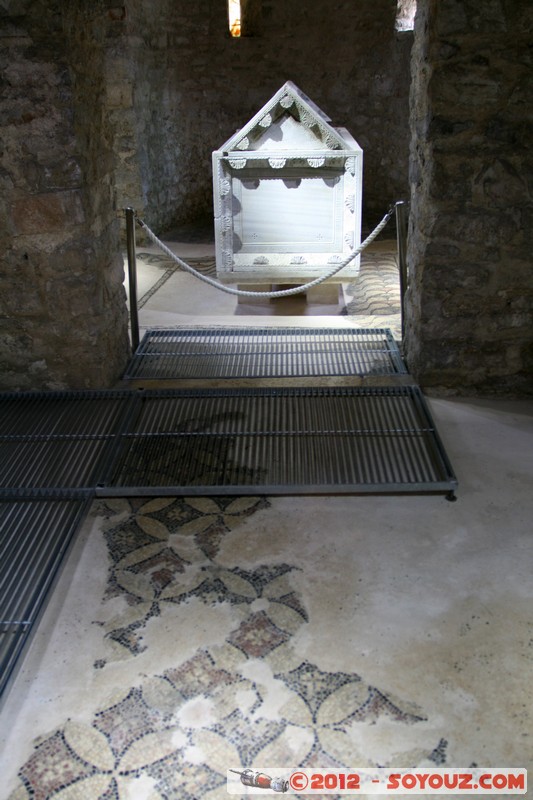 Porec - Euphrasian Basilica - Mosaic
Mots-clés: Croatie geo:lat=45.22864471 geo:lon=13.59342089 geotagged HRV Istarska Pore Eglise Monastere patrimoine unesco Mosaique