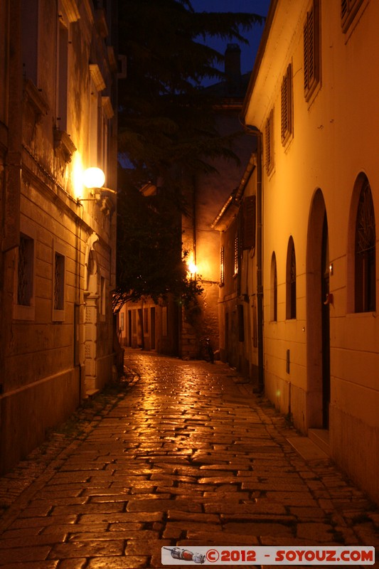 Porec by Night - Eufrazijeva
Mots-clés: Croatie geo:lat=45.22841259 geo:lon=13.59170794 geotagged HRV Istarska Pore Nuit medieval