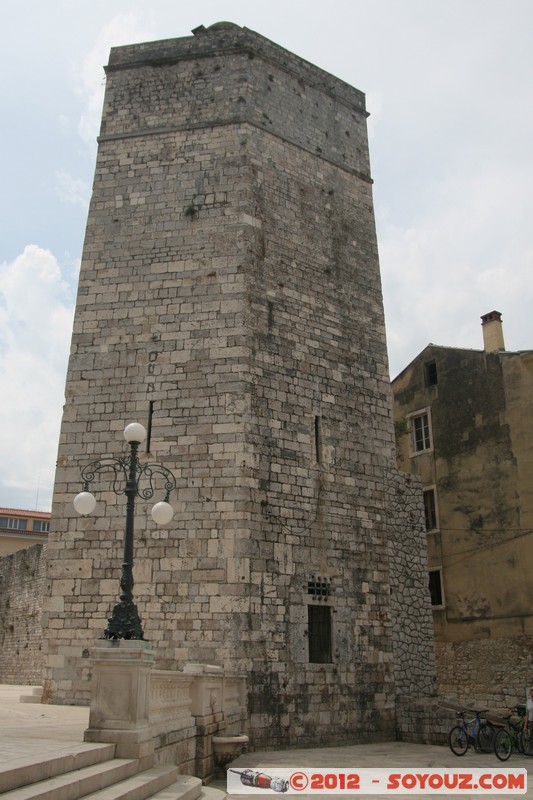 Zadar - Trg Pet Bunara - Kapetanova kula
Mots-clés: Brodarica Croatie geo:lat=44.11272142 geo:lon=15.22902783 geotagged HRV Zadar Zadarska Trg Pet Bunara medieval chateau