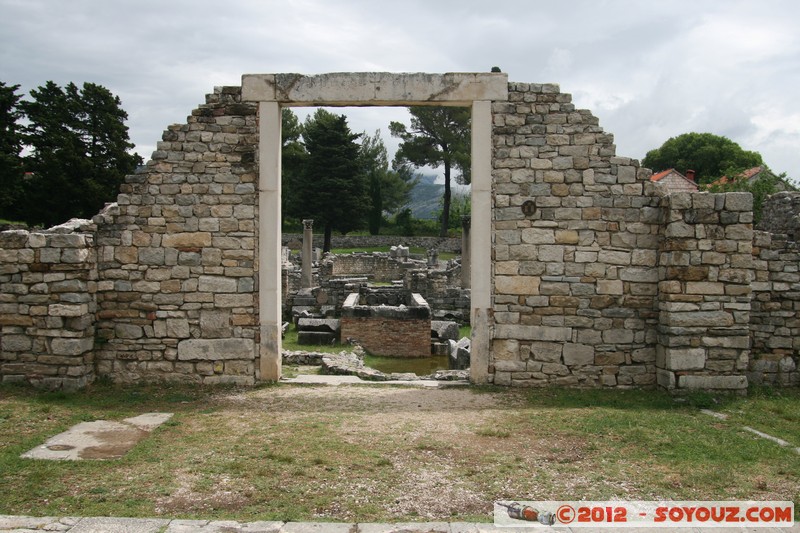 Salona roman ruins - Manastirine - a burial place
Mots-clés: Croatie geo:lat=43.54201227 geo:lon=16.48250417 geotagged HRV Solin Splitsko-Dalmatinska Romain Ruines