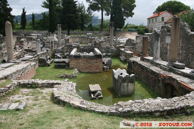 Salona roman ruins - Manastirine - a burial place
Mots-clés: Croatie geo:lat=43.54195167 geo:lon=16.48248417 geotagged HRV Solin Splitsko-Dalmatinska Romain Ruines