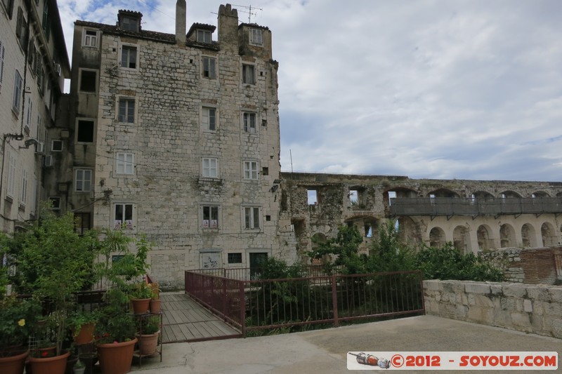 Split - Palace of Diocletian
Mots-clés: Croatie geo:lat=43.50768990 geo:lon=16.44068232 geotagged HRV Split Splitsko-Dalmatinska patrimoine unesco Palace of Diocletian