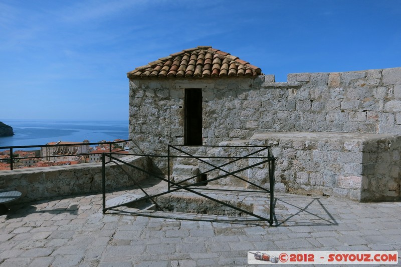 Dubrovnik - Walk on the city walls - Minceta
Mots-clés: Bosanka Croatie DubrovaÄ�ko-Neretvanska geo:lat=42.64242633 geo:lon=18.10857655 geotagged HRV PloÄ�e medieval patrimoine unesco chateau Minceta