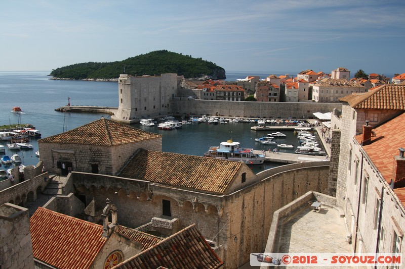 Dubrovnik - Walk on the city walls - City port
Mots-clés: Bosanka Croatie DubrovaÄ�ko-Neretvanska geo:lat=42.64205610 geo:lon=18.11149193 geotagged HRV PloÄ�e medieval patrimoine unesco chateau Port bateau