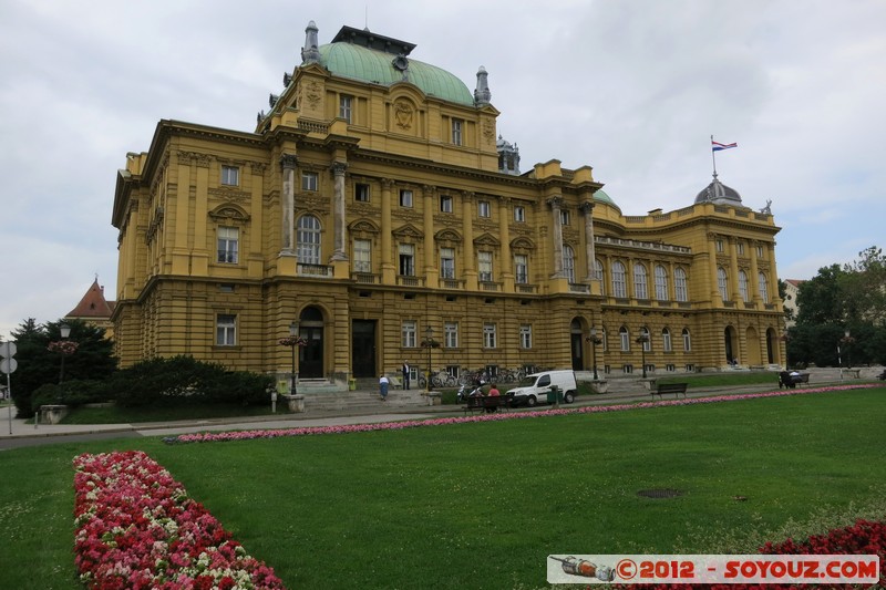 Zagreb - Hrvatsko narodno kazaliste
Mots-clés: Britanski trg Croatie geo:lat=45.80906261 geo:lon=15.97079652 geotagged Gornji Ä�ehi HRV ZagrebaÄ�ka Hrvatsko narodno kazaliste Trg marsala Tita