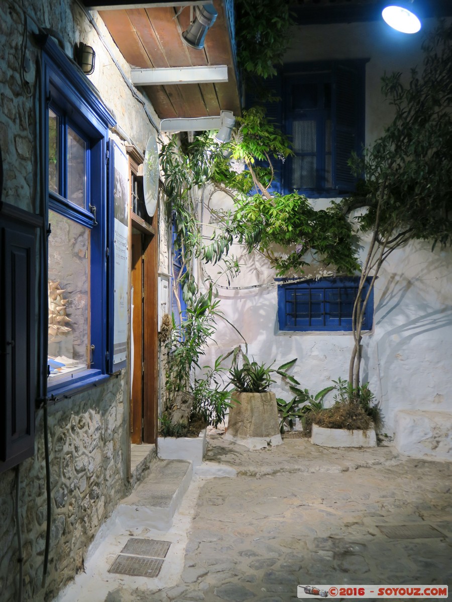 Hydra by Night
Mots-clés: Ermioni GRC Gr&egrave;ce dra Saronic Islands Hydra Nuit