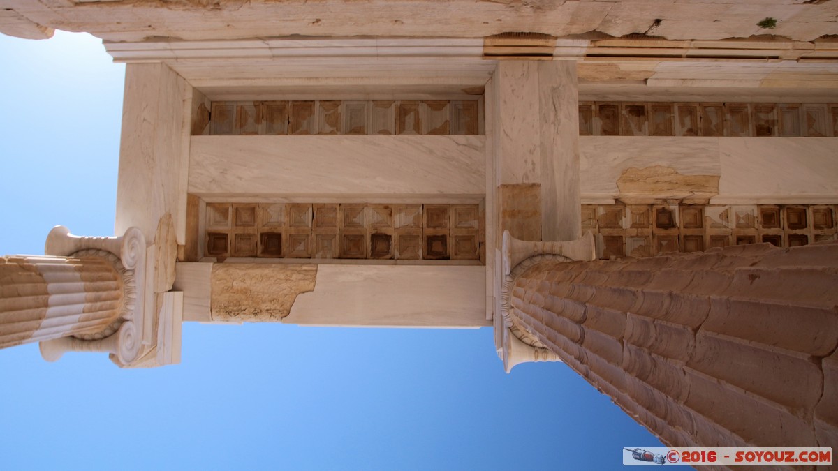 Athens - The Acropolis - Propylaea
Mots-clés: Athina Proastia GRC Gr&egrave;ce Pl&aacute;ka Athens Athenes Attica The Acropolis patrimoine unesco Ruines grec Propylaea 
