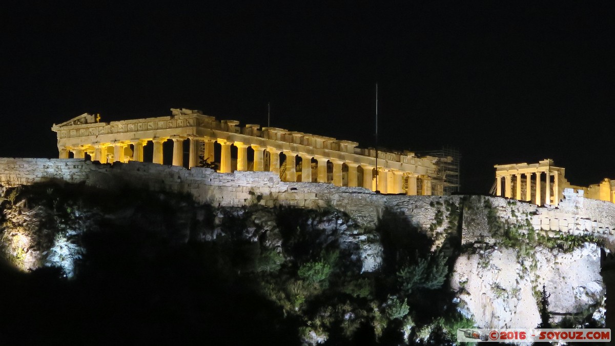Athens by Night - Plaka - The Acropolis and Parthenon
Mots-clés: Athina Proastia GRC Gr&egrave;ce Politistik&oacute; Emporik&oacute; K&eacute;ntro Athens Athenes Attica Athens Status Suites Nuit The Acropolis Ruines grec Parthenon