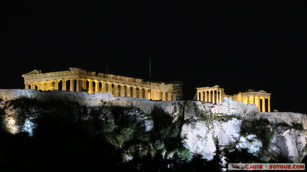 Athens by Night - Plaka - The Acropolis and Parthenon
Mots-clés: Athina Proastia GRC Gr&egrave;ce Politistik&oacute; Emporik&oacute; K&eacute;ntro Athens Athenes Attica Athens Status Suites Nuit The Acropolis Ruines grec Parthenon
