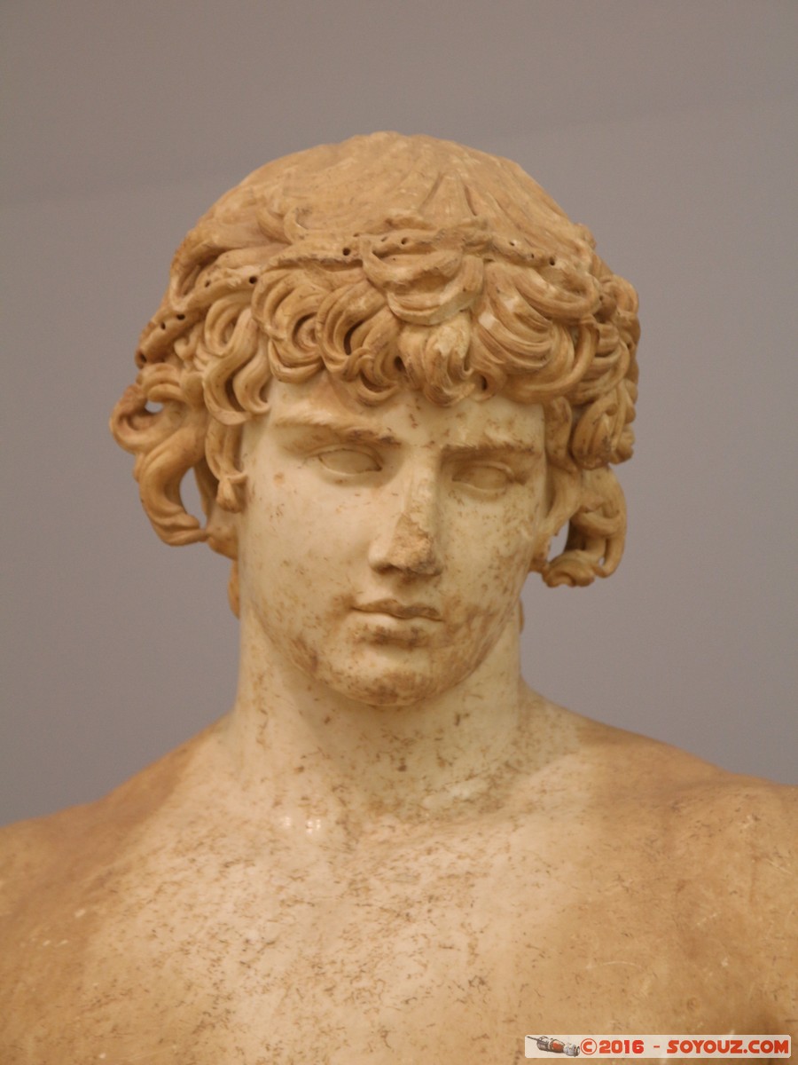 Delphi Archaeological Museum - Antinous
Mots-clés: Delfi Delphi GRC Gr&egrave;ce Delphes grec Phocis sculpture statue Delphi Archaeological Museum