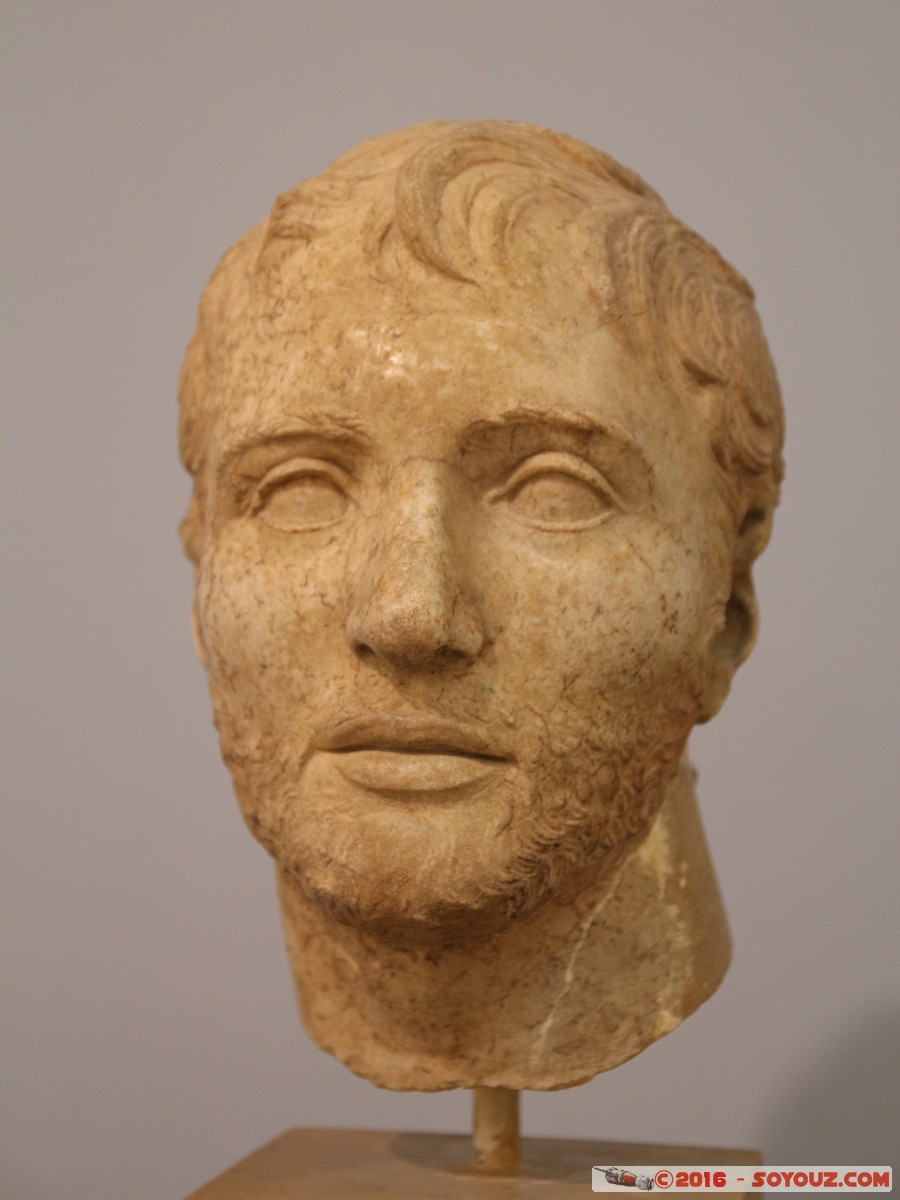 Delphi Archaeological Museum - Roman consul Titus Quinctius Flamininus
Mots-clés: Delfi Delphi GRC Gr&egrave;ce Delphes grec Phocis sculpture statue Delphi Archaeological Museum