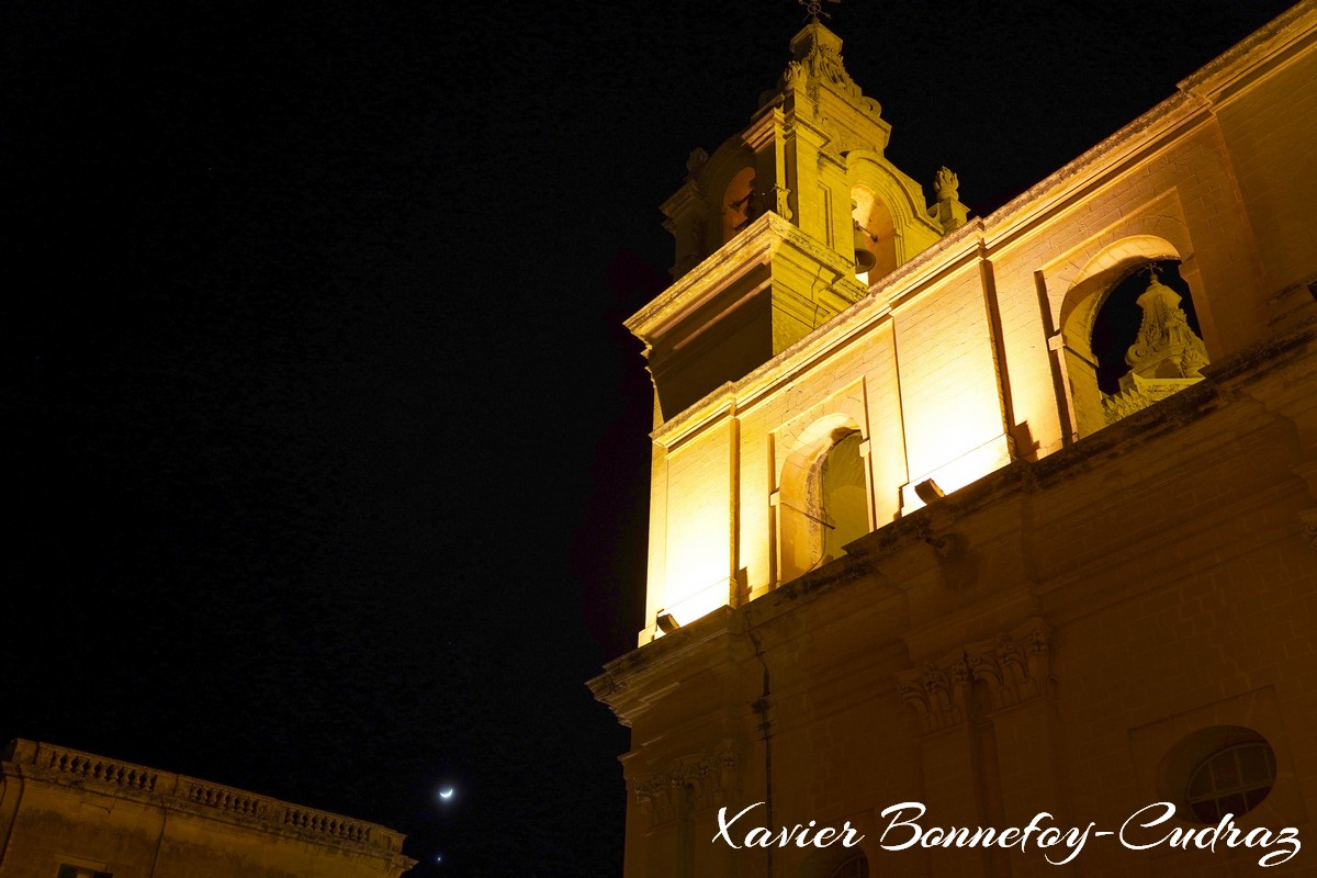 L-Imdina by Night - St Paul's Cathedral
Mots-clés: geo:lat=35.88614418 geo:lon=14.40403841 geotagged L-Imdina Malte Mdina MLT Malta Nuit Bishop Square St Paul's Cathedral Eglise Religion St. Paul's Square