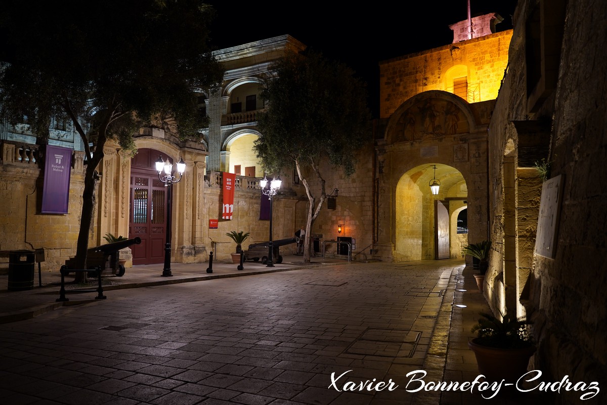 L-Imdina by Night - Piazza San Publiju and Main Gate
Mots-clés: geo:lat=35.88498646 geo:lon=14.40349191 geotagged L-Imdina Malte Mdina MLT Malta Piazza San Publiju Nuit Mdina Main Gate Vilhena Palace