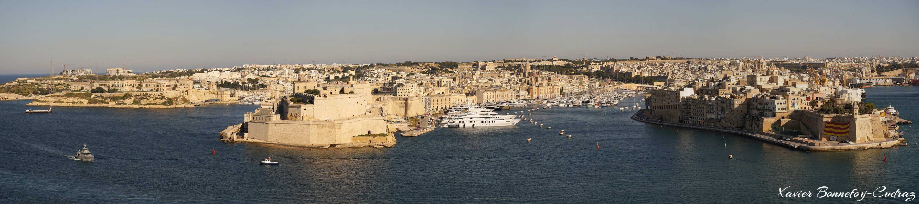 Valletta - The Three Cities from Upper Barrakka Gardens
Mots-clés: Floriana geo:lat=35.89473662 geo:lon=14.51231852 geotagged Il-Belt Valletta Malte MLT Valletta Malta South Eastern La Valette Grand Harbour The Three Cities Upper Barrakka Gardens Senglea (L-Isla) Birgu (Vittoriosa) Kalkara panorama Lumiere