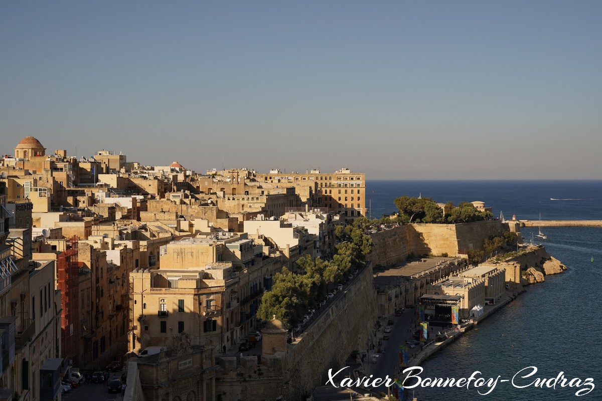 Valletta - View from Upper Barrakka Gardens
Mots-clés: Floriana geo:lat=35.89493652 geo:lon=14.51245666 geotagged Il-Belt Valletta Malte MLT Valletta Malta South Eastern La Valette patrimoine unesco Grand Harbour Upper Barrakka Gardens Lumiere