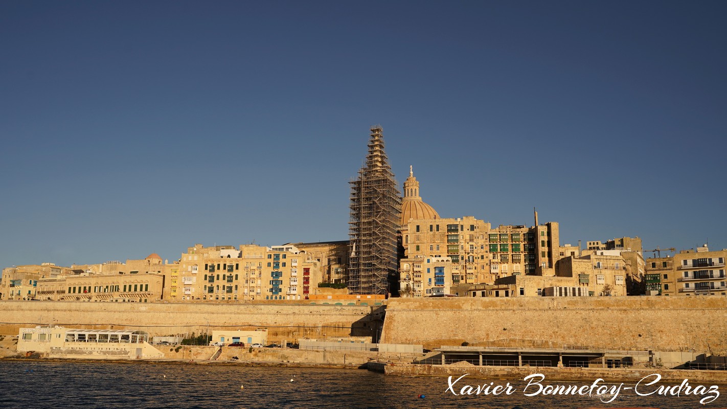 Valletta from Marsamxett Harbour
Mots-clés: geo:lat=35.90209571 geo:lon=14.50940967 geotagged Il-Belt Valletta Malte MLT Valletta Malta South Eastern La Valette patrimoine unesco Marsamxett Harbour Eglise Religion Sanctuary Basilica of Our Lady of Mount Carmel Lumiere