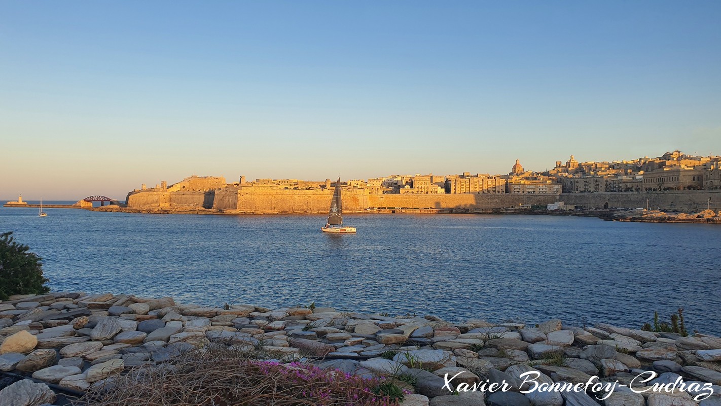 Sliema - View on Valletta
Mots-clés: geo:lat=35.90562400 geo:lon=14.51259613 geotagged Malte MLT Sliema Tas-Sliema Valletta Malta Central Region patrimoine unesco Tigne La Valette Sanctuary Basilica of Our Lady of Mount Carmel bateau Marsamxett Harbour
