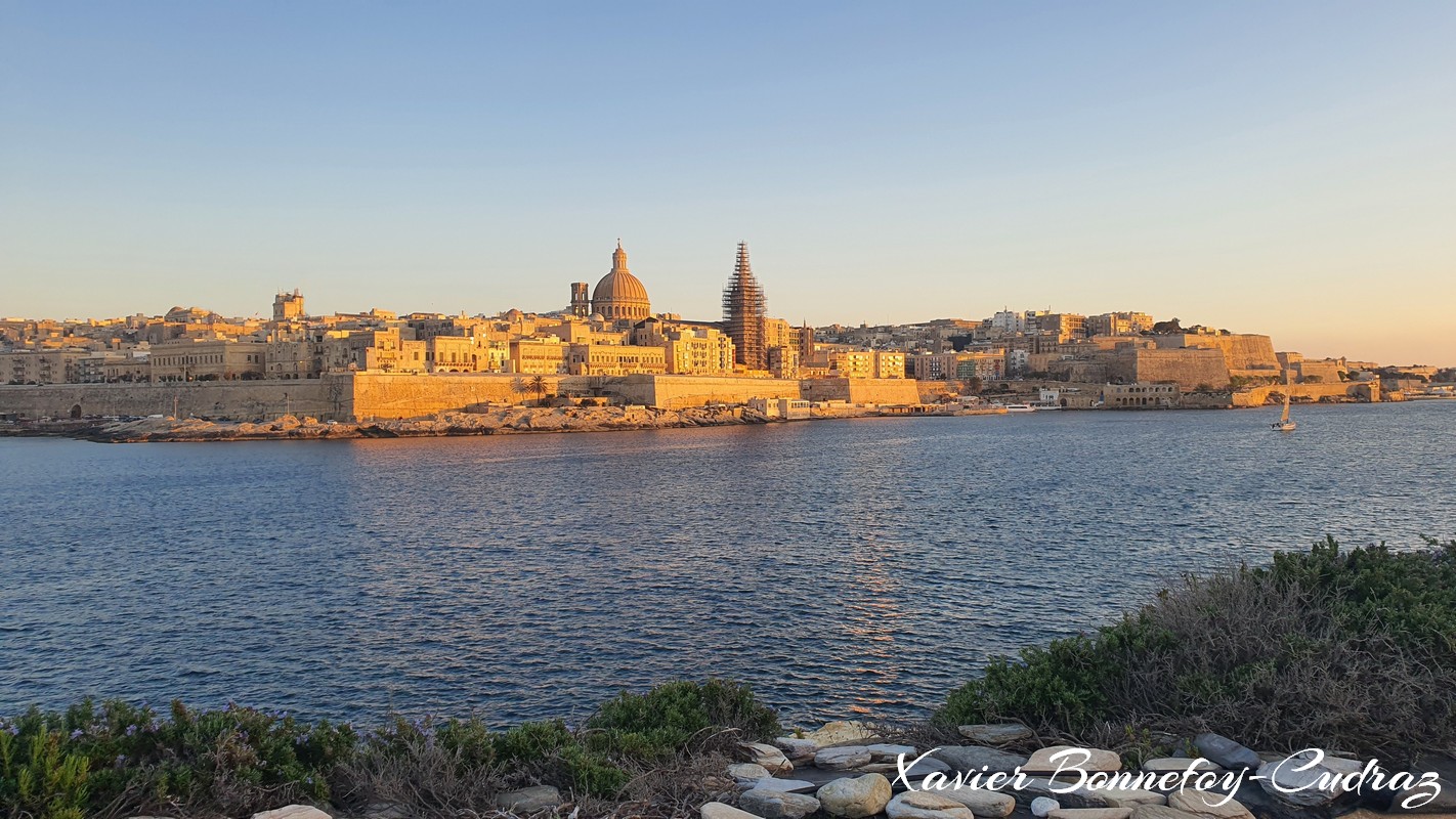 Sliema - View on Valletta
Mots-clés: geo:lat=35.90592272 geo:lon=14.51269403 geotagged Malte MLT Sliema Tas-Sliema Valletta Malta Central Region patrimoine unesco Tigne La Valette Sanctuary Basilica of Our Lady of Mount Carmel Marsamxett Harbour