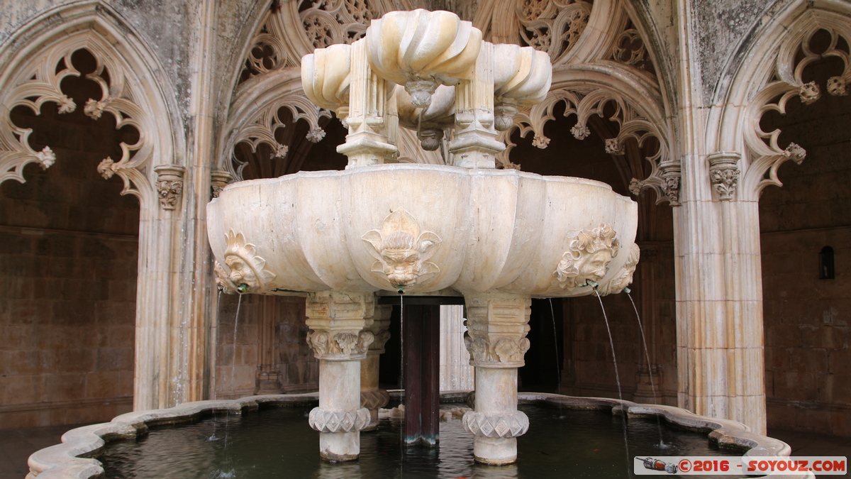Mosteiro da Batalha - Chiostro di Giovanni I - Fontana del chiostro
Mots-clés: Batalha geo:lat=39.65940233 geo:lon=-8.82590933 geotagged Leiria Portugal PRT Monastere Eglise Mosteiro da Batalha patrimoine unesco Chiostro di Giovanni I Fontaine