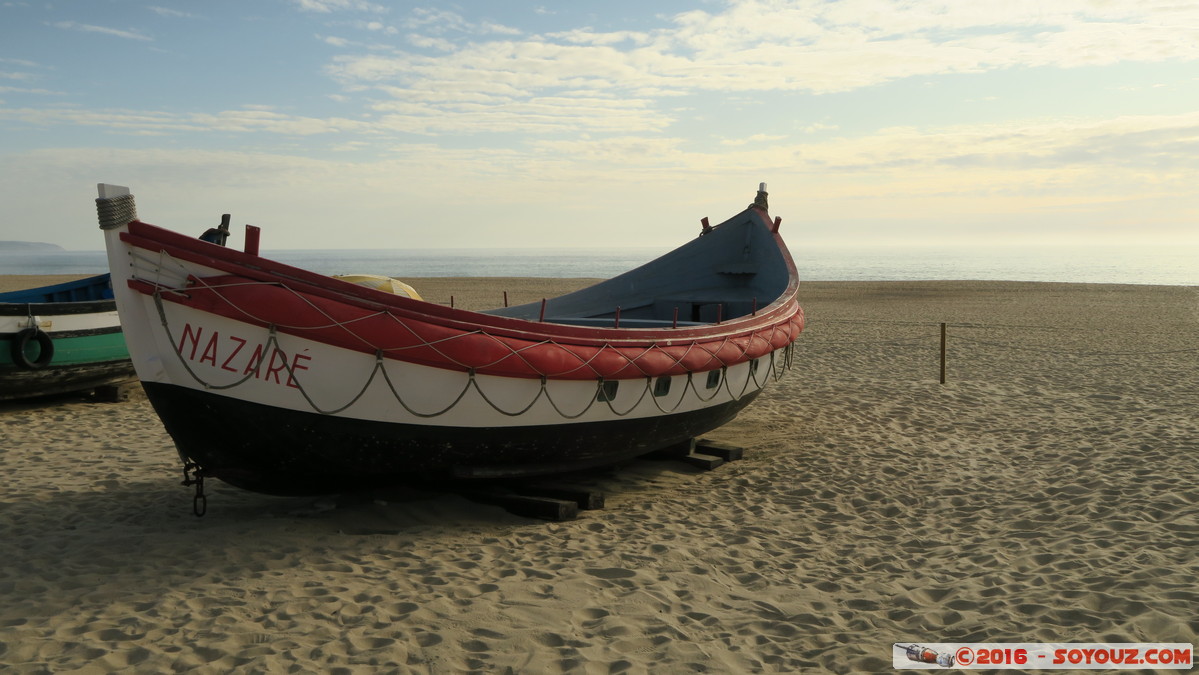 Praia da Nazar&eacute;  - barcos de pescadores
Mots-clés: geo:lat=39.59664519 geo:lon=-9.07247259 geotagged Leiria Nazar Portugal PRT plage bateau