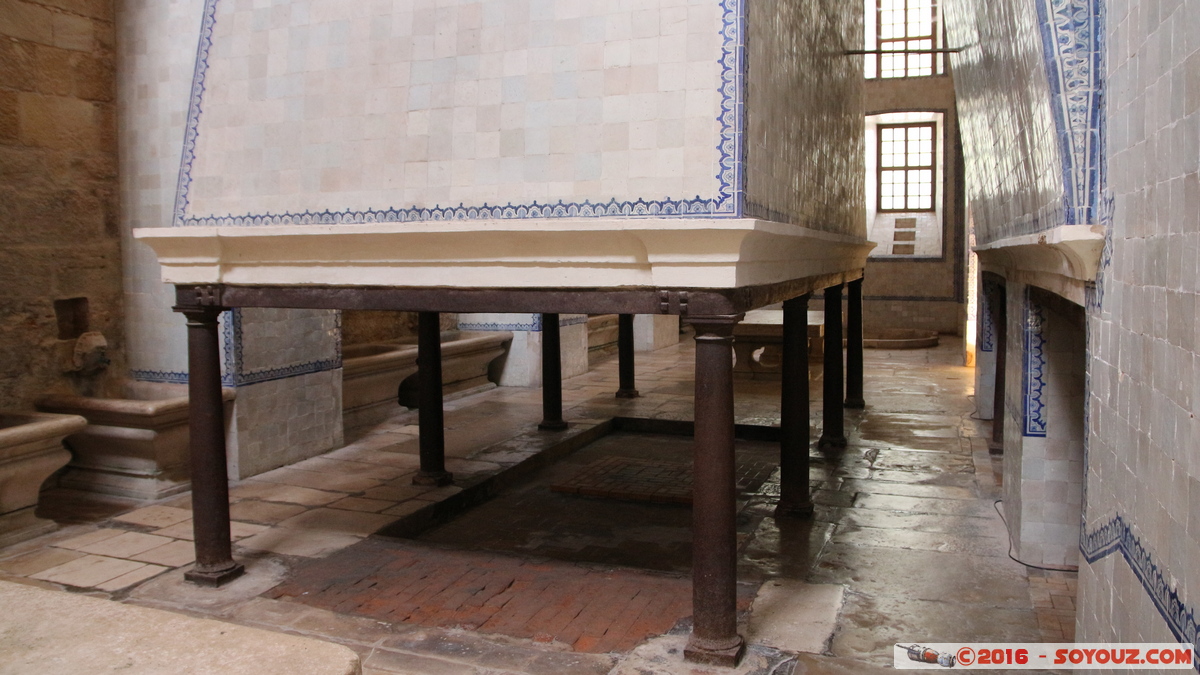 Mosteiro de Alcoba&ccedil;a - Cozinha chamine
Mots-clés: Alcoba&ccedil;a geo:lat=39.54887312 geo:lon=-8.97931159 geotagged Leiria Molianos Portugal PRT Mosteiro de Alcoba&ccedil;a patrimoine unesco Monastere Cozinha