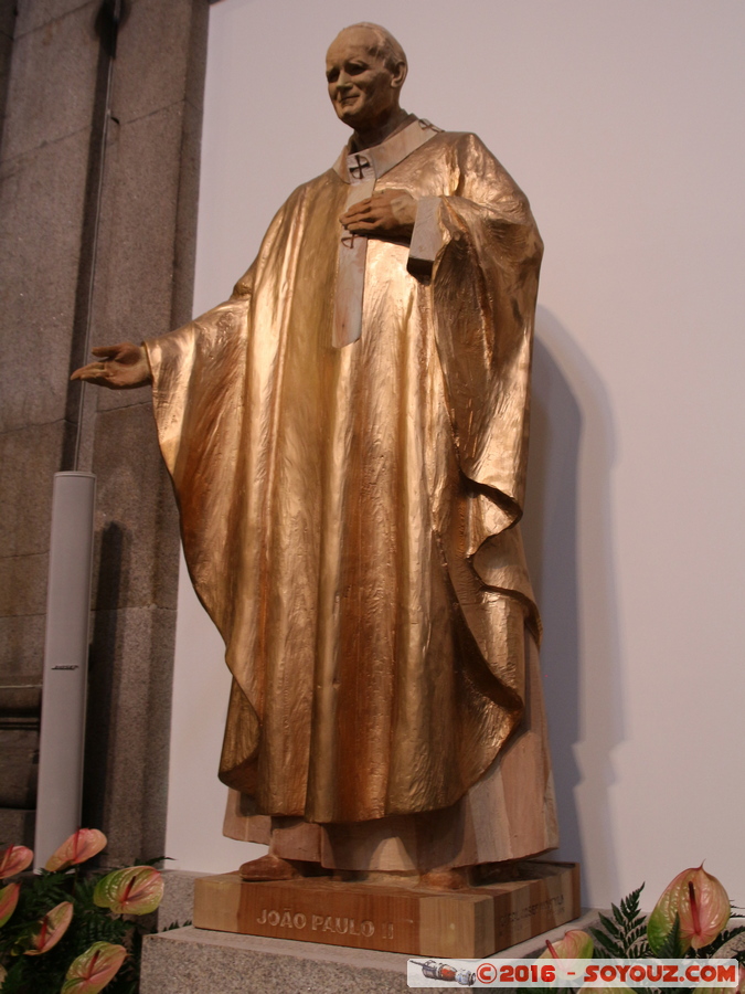 Porto - Igreja da Trindade
Mots-clés: geo:lat=41.15101810 geo:lon=-8.61035857 geotagged Porto Portugal PRT Eglise Igreja da Trindade statue Jean-Paul II Santo Ildefonso