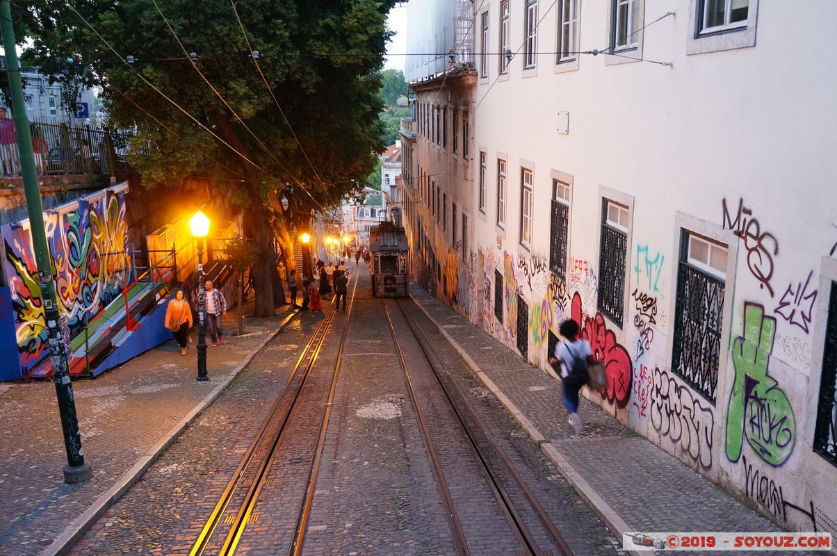 Lisboa by night - Calcada da Gloria
Mots-clés: geo:lat=38.71443463 geo:lon=-9.14379979 geotagged Lisboa M&aacute;rtires Portugal PRT Nuit Calcada da Gloria Funiculaire