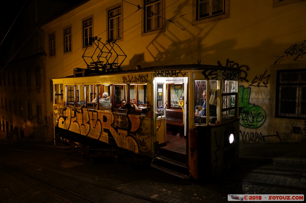 Lisboa by night - Calcada da Gloria
Mots-clés: geo:lat=38.71474585 geo:lon=-9.14364675 geotagged Lisboa M&aacute;rtires Portugal PRT Nuit Calcada da Gloria Funiculaire